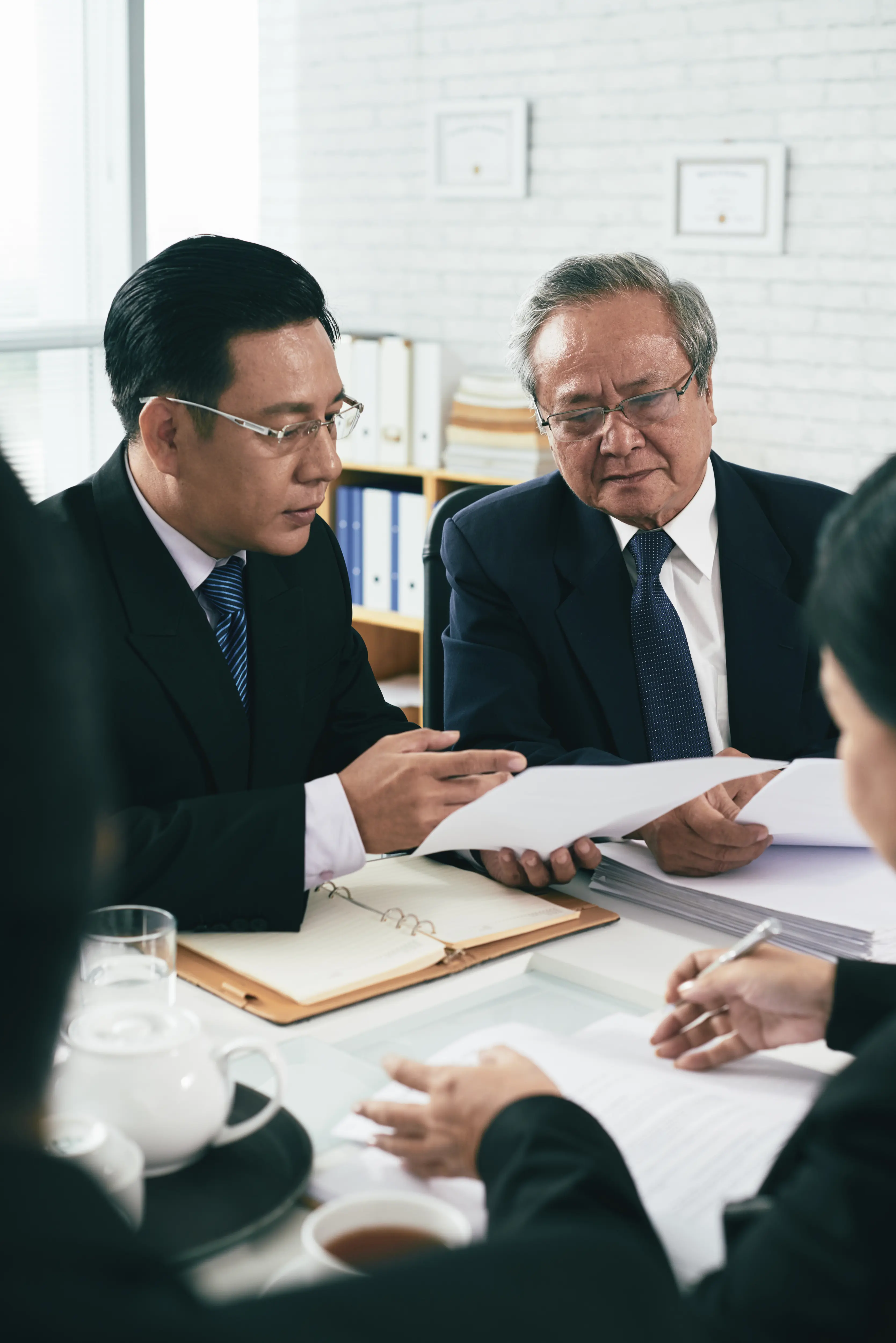 Asistencia legal y financiera